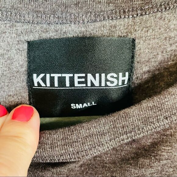 Kittenish Gray Long Sleeve Crop Top - Picture 3 of 3